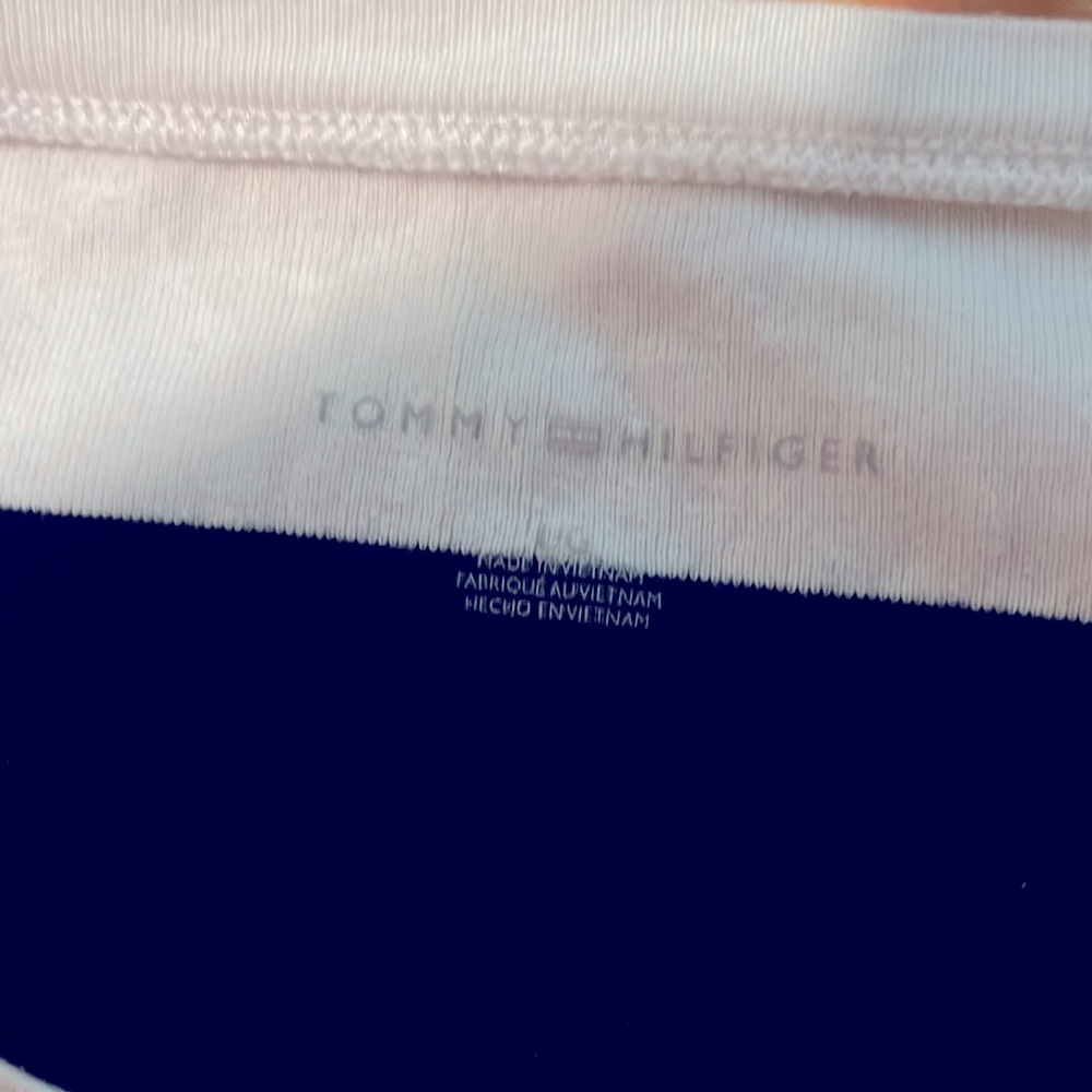 Tommy Hilfiger sweater size large